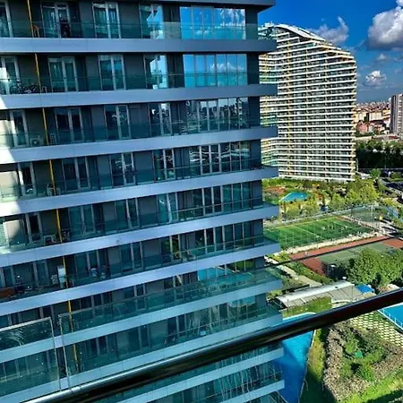 واسعة وهادئة بإطلالة بانورامية 3+1 في باتي شاهير Apartamento