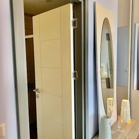 واسعة وهادئة بإطلالة بانورامية 3+1 في باتي شاهير Apartamento Estambul
